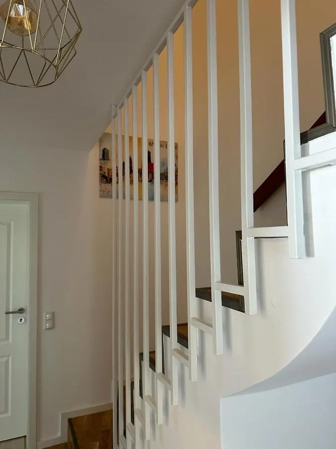 Lichtdurchflutete 90 M2 Drei Zimmer Duplexwohnung In Altperlach München