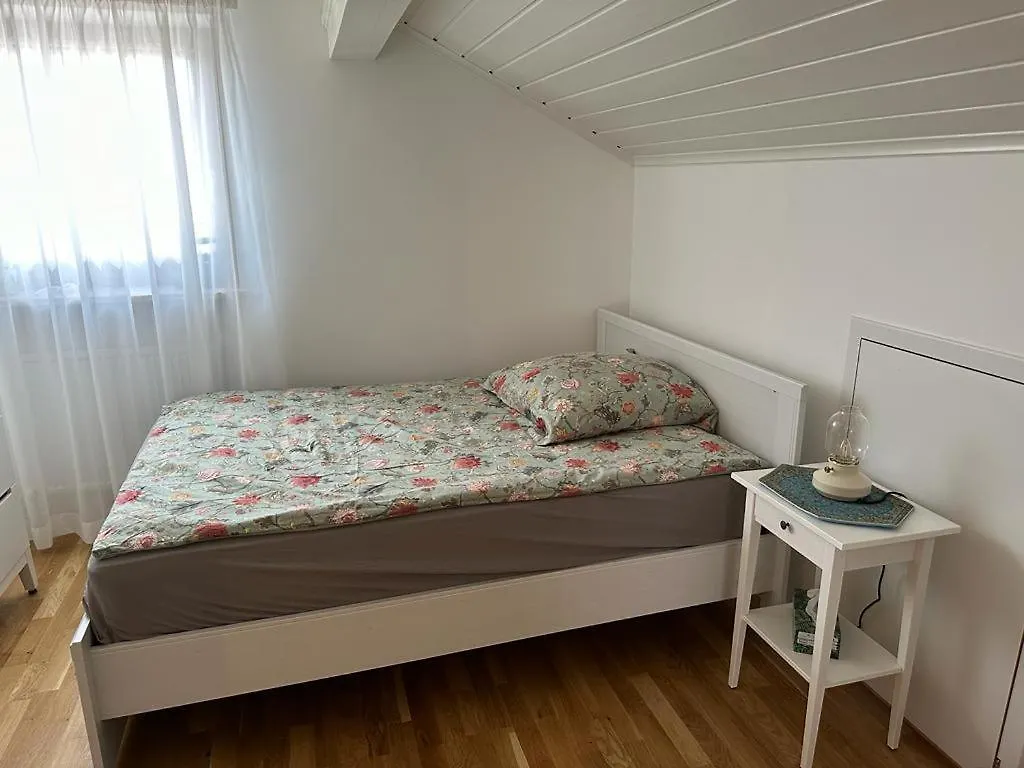 Apartment Lichtdurchflutete 90 M2 Drei Zimmer Duplexwohnung In Altperlach München