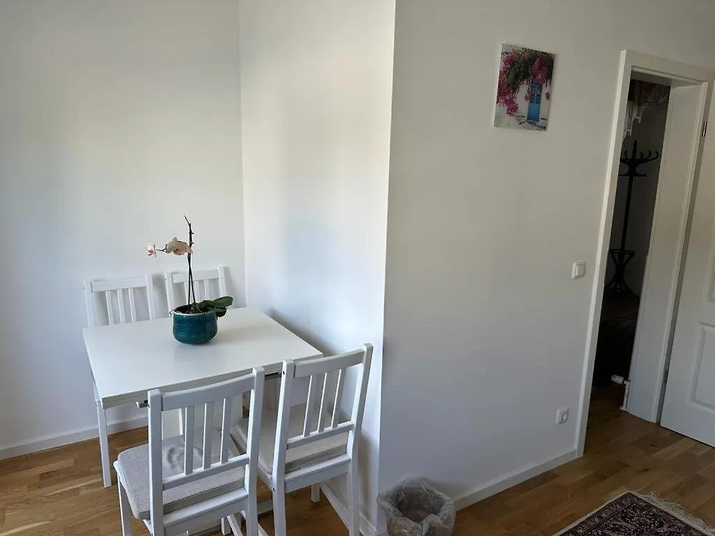 Lichtdurchflutete 90 M2 Drei Zimmer Duplexwohnung In Altperlach München Apartment