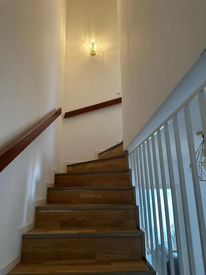 Lichtdurchflutete 90 M2 Drei Zimmer Duplexwohnung In Altperlach München