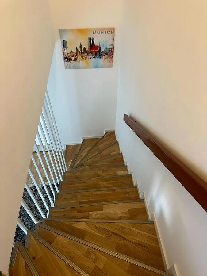 Apartment Lichtdurchflutete 90 M2 Drei Zimmer Duplexwohnung In Altperlach München