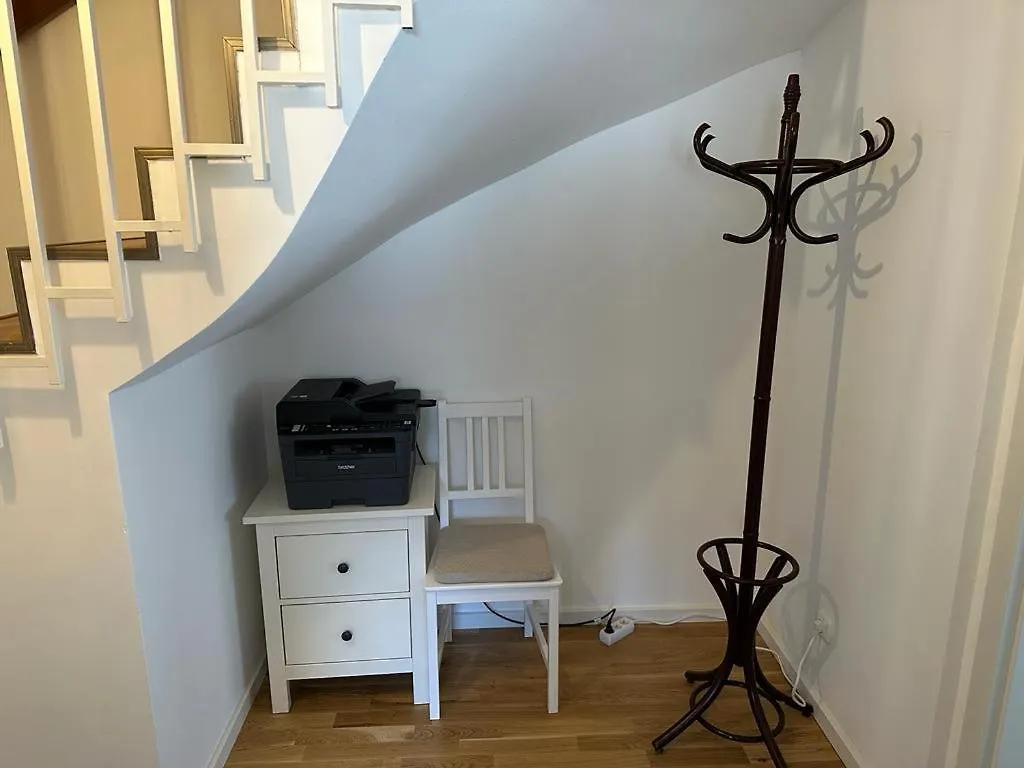 Lichtdurchflutete 90 M2 Drei Zimmer Duplexwohnung In Altperlach München Deutschland
