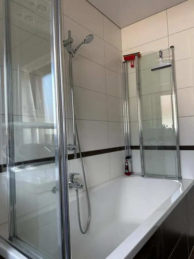 Lichtdurchflutete 90 M2 Drei Zimmer Duplexwohnung In Altperlach München 0*,